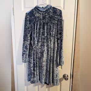 Light Blue Velvet Dess